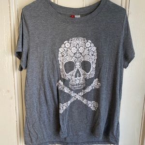 Grey Short Sleeve Shirt with flower skull design